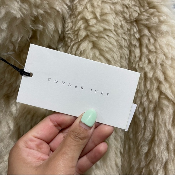 Conner Ives | NWT! Fur Chubby Gilet Size: Medium - Picture 5 of 9